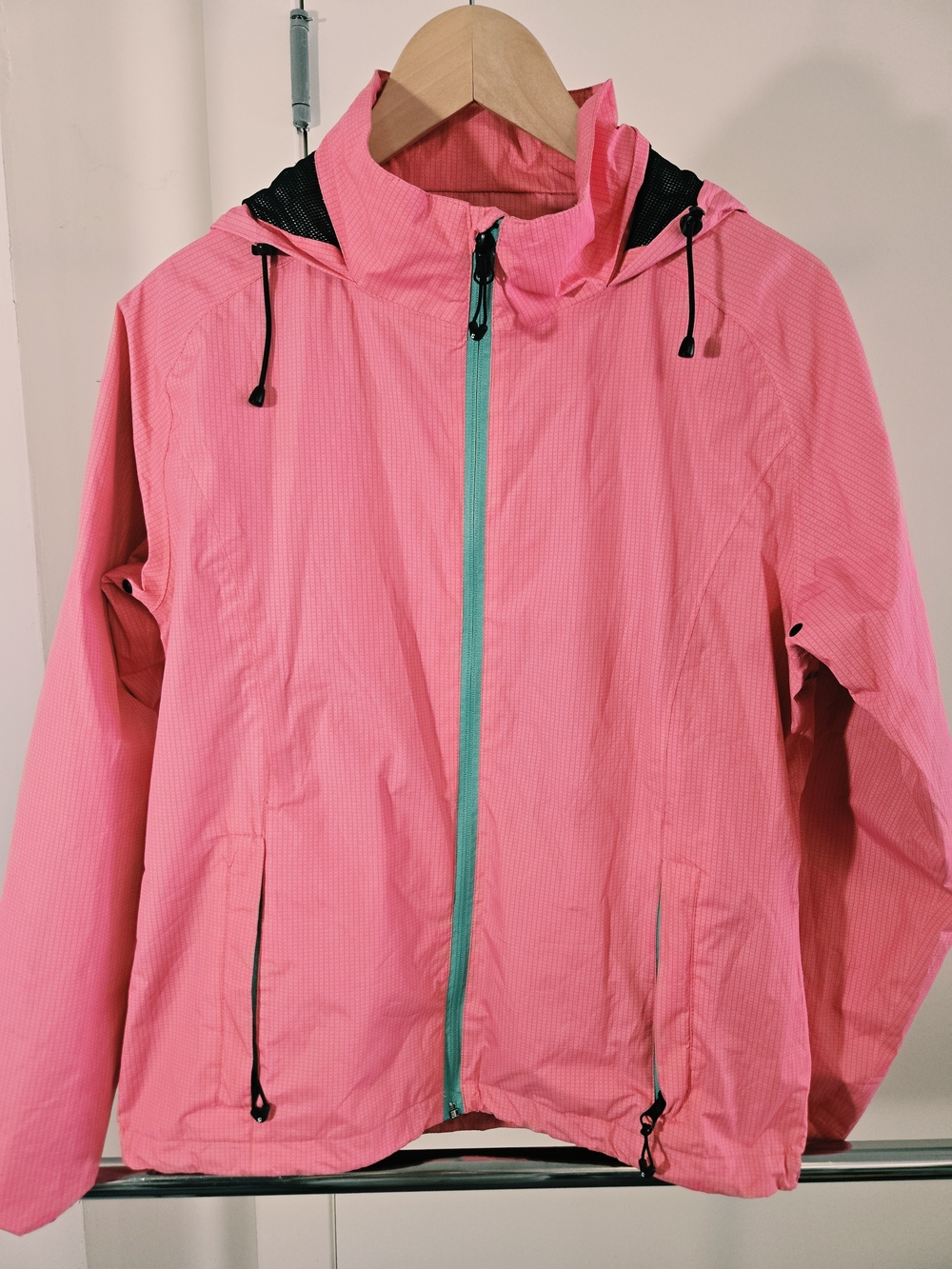Water-Resistant Pink Hooded Utility Jacket with Contrast Zip